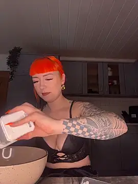 ScarletVixenLive online show from February 4, 2026, 1:50 pm