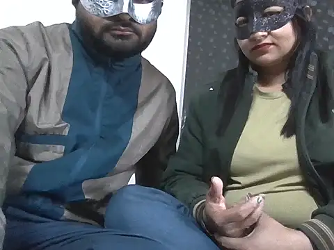 Lovelycouple25 online show from January 9, 2026, 7:00 am