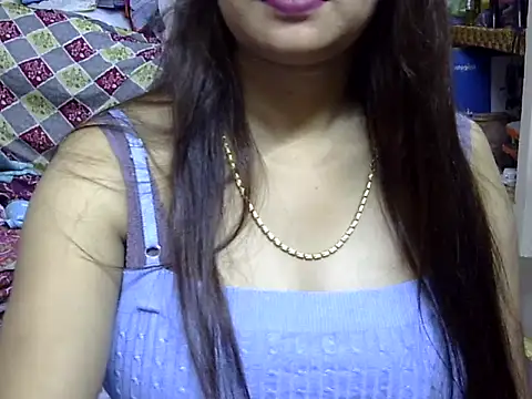 hot-riyaaa online show from May 8, 2026, 12:32 pm