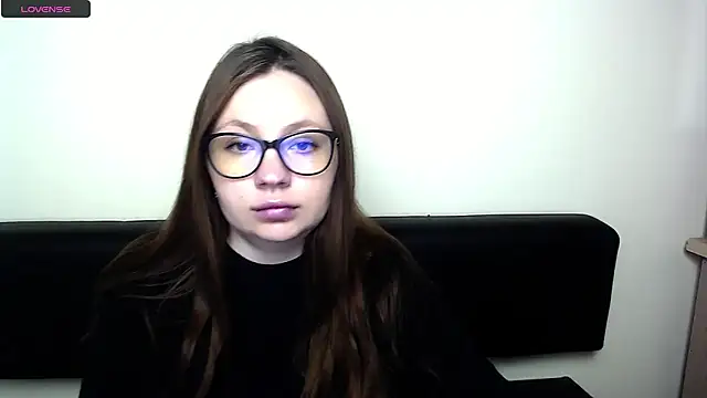 LiliaErmi online show from April 11, 2026, 6:18 am