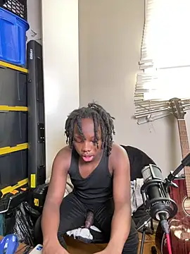 Snapshot of YourLittleBoyfriend chatting on February 12, 2026, 8:48 pm YourLittleBoyfriend online show from February 12, 2026, 8:48 pm