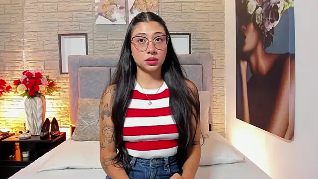 LanaRouse online show from February 4, 2026, 10:26 pm