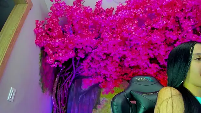 marahanson  online show from January 15, 2026, 7:39 pm