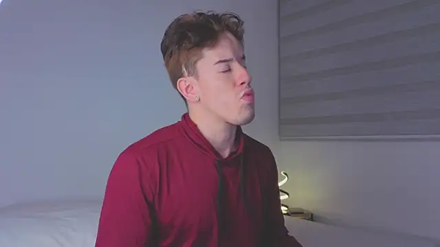 maxxcooper1 online show from December 21, 2025, 5:47 am