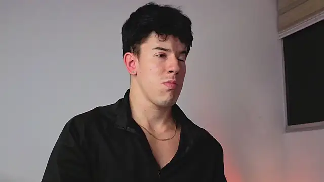 maxxcooper1 online show from January 10, 2026, 4:03 am