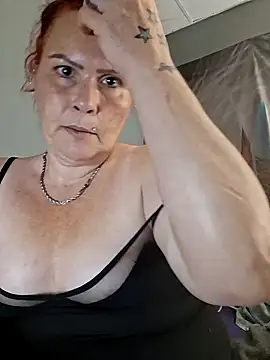 Snapshot of Goddessalizeee chatting on June 15, 2026, 2:25 am Goddessalizeee online show from June 15, 2026, 2:25 am