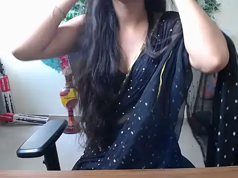 Snapshot of Shy_nivi chatting on June 24, 2026, 4:44 am Shy nivi online show from June 24, 2026, 4:44 am