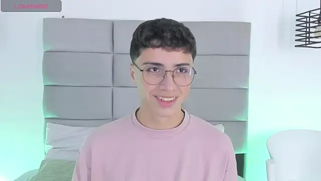 JoshClaarktt online show from March 17, 2026, 4:06 am