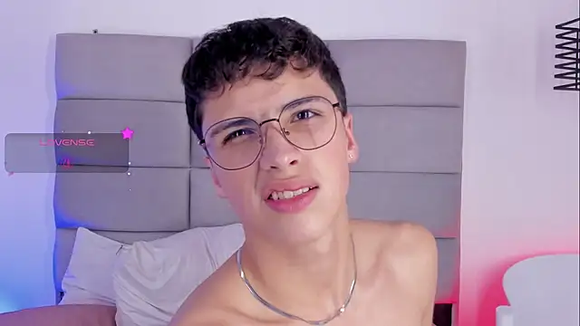 JoshClaarktt online show from March 27, 2026, 9:32 am