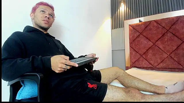 TAYSON SCOTT online show from December 22, 2025, 12:13 pm