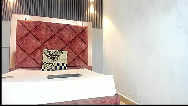 TAYSON SCOTT online show from January 8, 2026, 1:02 pm