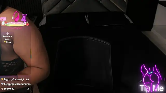 Almaablack online show from December 15, 2025, 8:24 pm