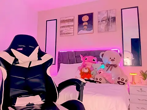 Snapshot of back_thomson chatting on February 23, 2026, 9:45 pm back thomson online show from February 23, 2026, 9:45 pm