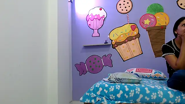 NOVAHOT98 online show from December 14, 2025, 7:51 pm