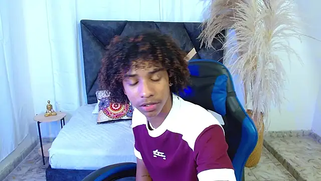 Snapshot of angelll18_ chatting on February 14, 2026, 8:49 pm angelll18 online show from February 14, 2026, 8:49 pm