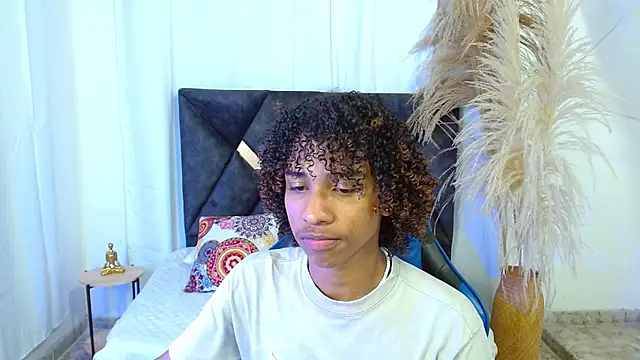 Snapshot of angelll18_ chatting on February 18, 2026, 9:00 pm angelll18 online show from February 18, 2026, 9:00 pm