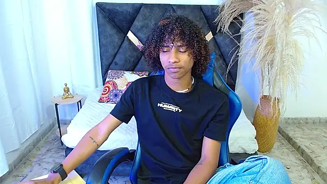 Snapshot of angelll18_ chatting on February 23, 2026, 8:50 pm angelll18 online show from February 23, 2026, 8:50 pm