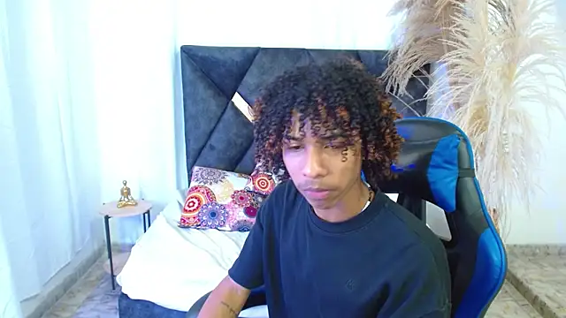 Snapshot of angelll18_ chatting on February 27, 2026, 9:04 pm angelll18 online show from February 27, 2026, 9:04 pm