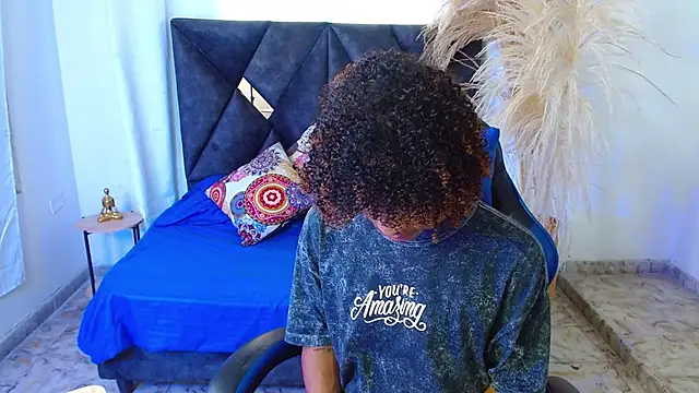 Snapshot of angelll18_ chatting on February 28, 2026, 8:32 pm angelll18 online show from February 28, 2026, 8:32 pm