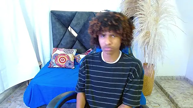 Snapshot of angelll18_ chatting on March 4, 2026, 8:15 pm angelll18 online show from March 4, 2026, 8:15 pm