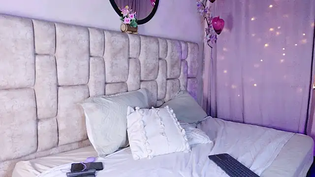 NanyMatrioska online show from May 22, 2026, 9:31 pm