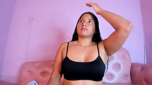 Snapshot of SolTully chatting on January 17, 2026, 12:32 pm SolTully online show from January 17, 2026, 12:32 pm