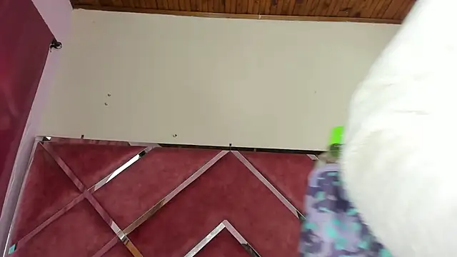 Snapshot of SolTully chatting on April 6, 2026, 12:28 pm SolTully online show from April 6, 2026, 12:28 pm