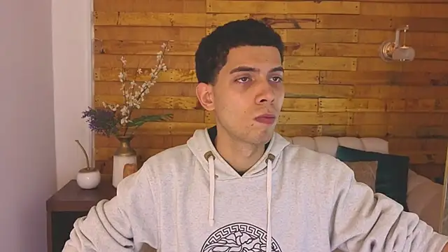 prettyboyy 13 online show from December 18, 2025, 3:12 am