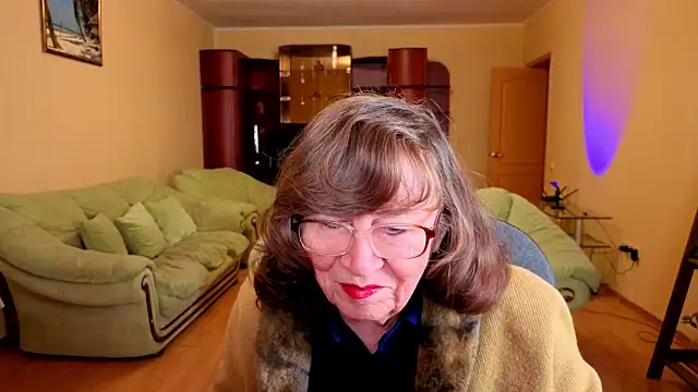 Betty Bricks online show from December 13, 2025, 7:53 pm