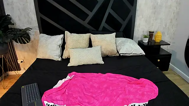 Snapshot of Alanis_Garnier_ chatting on July 23, 2026, 12:58 pm Alanis Garnier online show from July 23, 2026, 12:58 pm
