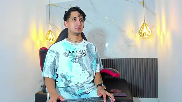 Snapshot of SalvatoreMontes chatting on December 16, 2025, 9:20 pm SalvatoreMontes online show from December 16, 2025, 9:20 pm