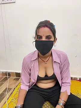 Pooja Love143 online show from April 1, 2026, 1:41 pm