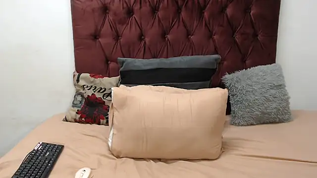 THICKBARBIE32 online show from January 11, 2026, 6:24 pm