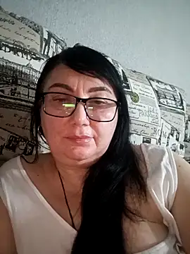 MariSwan222 online show from March 2, 2026, 9:21 pm