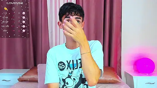 Snapshot of starboyy_77 chatting on January 8, 2026, 1:13 pm starboyy 77 online show from January 8, 2026, 1:13 pm