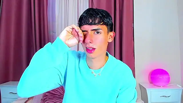 Snapshot of starboyy_77 chatting on January 11, 2026, 12:43 pm starboyy 77 online show from January 11, 2026, 12:43 pm