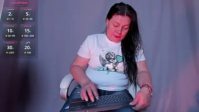 Samanrtha17 online show from January 13, 2026, 6:35 pm