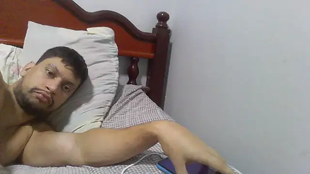 Snapshot of moreno_dotado22 chatting on June 2, 2026, 11:18 pm moreno dotado22 online show from June 2, 2026, 11:18 pm