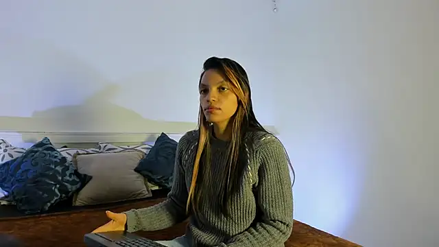 Snapshot of Ishtar_24 chatting on December 19, 2025, 11:39 am Ishtar 24 online show from December 19, 2025, 11:39 am