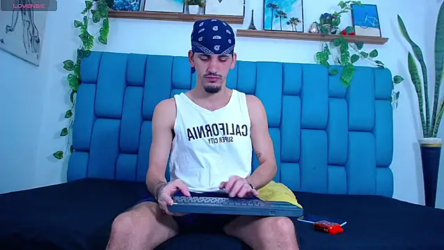 boy Dirty X online show from December 17, 2025, 6:47 pm