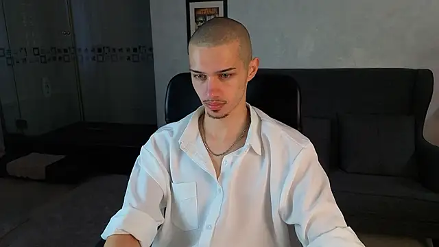 KaydenDrew online show from April 8, 2026, 4:23 am