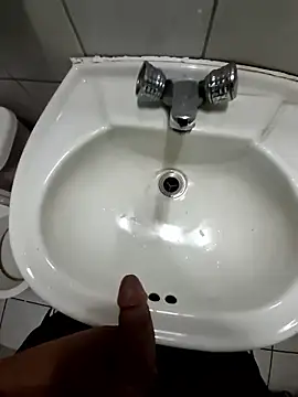 Snapshot of lucas1890 chatting on January 9, 2026, 6:27 am lucas1890 online show from January 9, 2026, 6:27 am