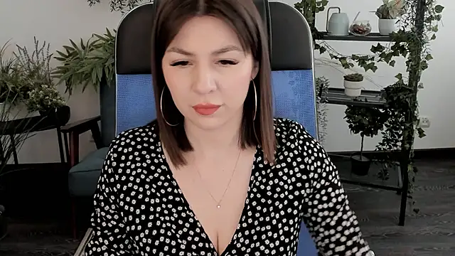 Snapshot of DiRosie chatting on February 7, 2026, 8:29 am DiRosie online show from February 7, 2026, 8:29 am