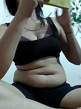 mayrakhan11 online show from February 20, 2026, 5:46 pm