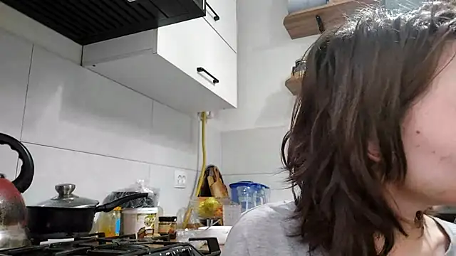 VelmaMaasch online show from February 12, 2026, 5:24 am