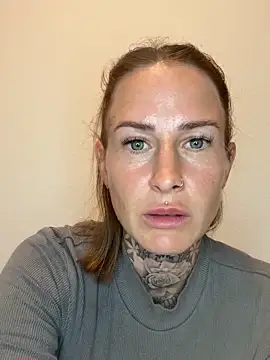 Klarry69 online show from April 10, 2026, 8:02 pm