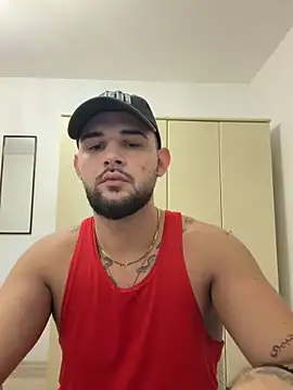 LunaFoxTip online show from December 18, 2025, 11:33 pm