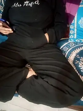 Snapshot of Sofia-111 chatting on February 18, 2026, 12:23 pm Sofia-111 online show from February 18, 2026, 12:23 pm