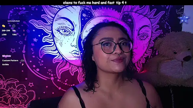 sofitabares  online show from May 14, 2026, 7:42 pm