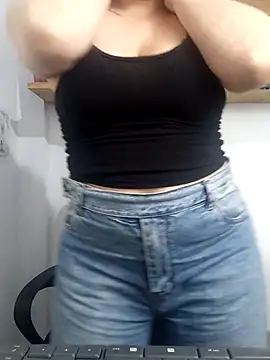 Snapshot of SofiEsteves chatting on March 26, 2026, 4:56 pm SofiEsteves online show from March 26, 2026, 4:56 pm